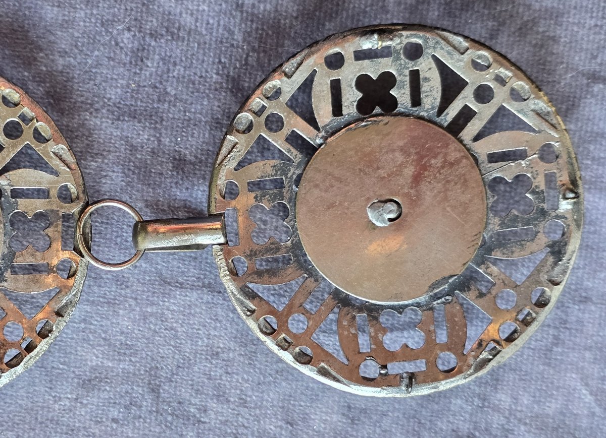 Antica fibbia da mantello in metallo e vetro giaietto-photo-1