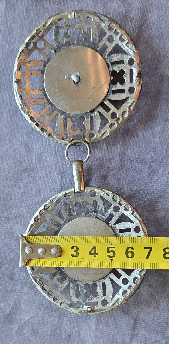 Antica fibbia da mantello in metallo e vetro giaietto-photo-2