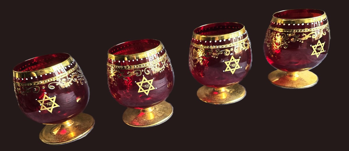 Judaica  4 antichi bicchierini rossi con decorazioni  oro e smalto,  Murano anni '60-photo-2