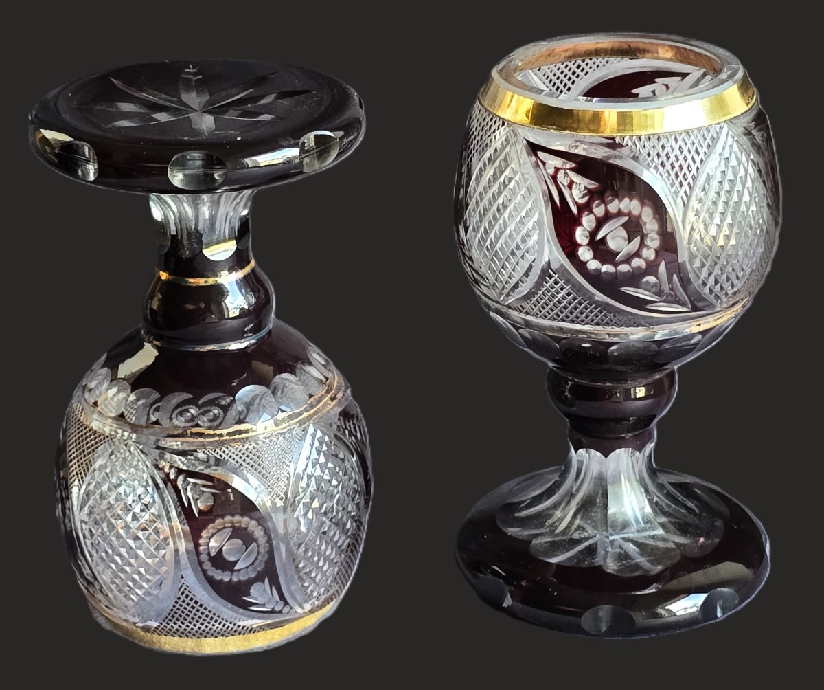 Coppia di antichi calici in cristallo di Boemia, intagliati e dorati-photo-3