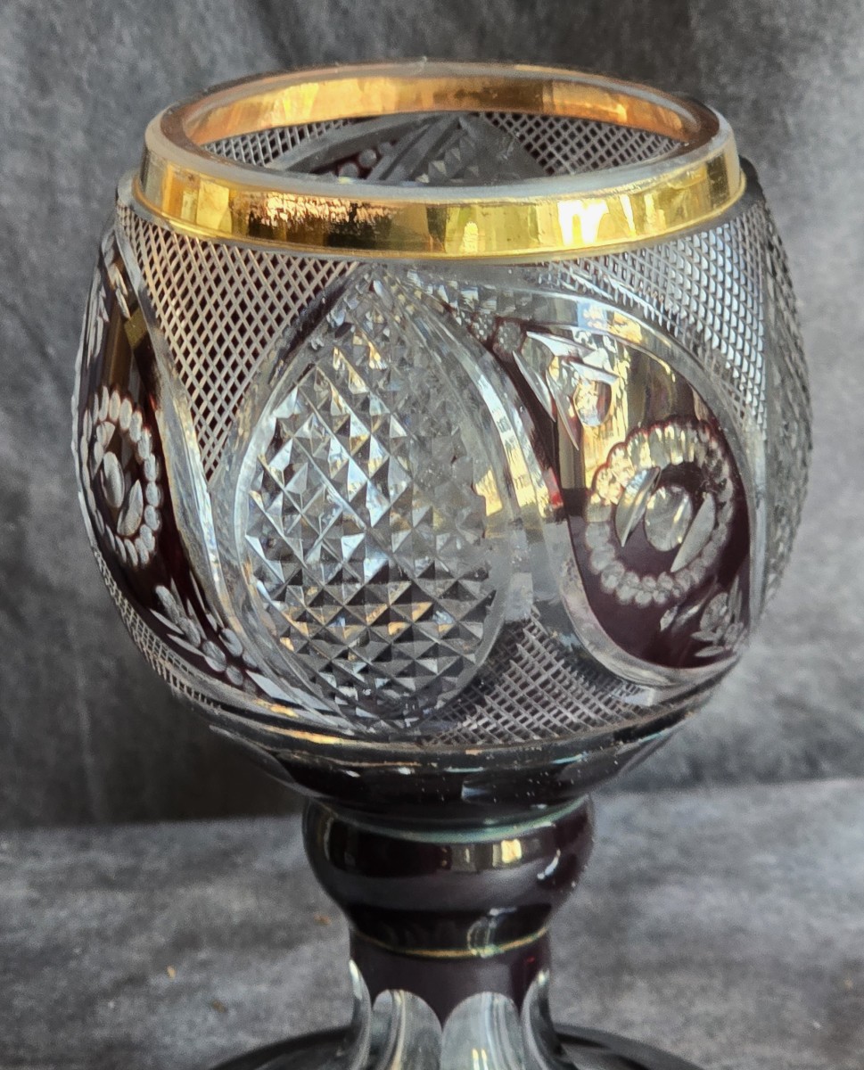 Coppia di antichi calici in cristallo di Boemia, intagliati e dorati-photo-4