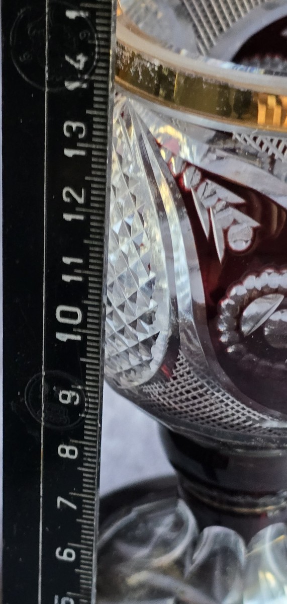 Coppia di antichi calici in cristallo di Boemia, intagliati e dorati-photo-7