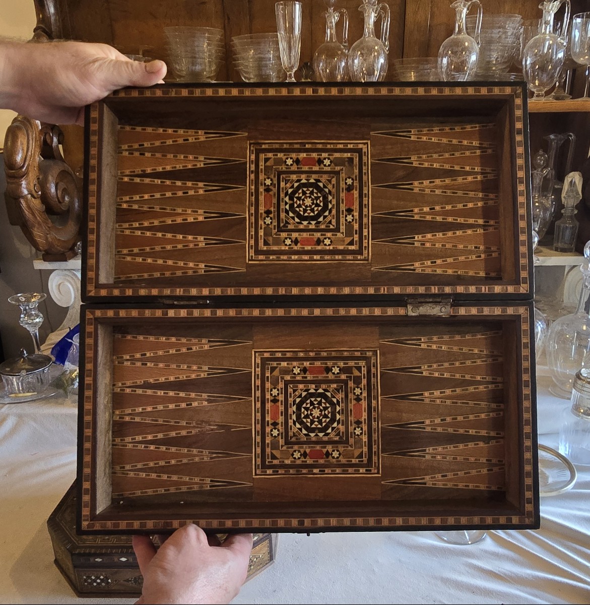 Scatola da gioco scacchiera in legno intarsiato – Siria, metà del XX secolo-photo-1