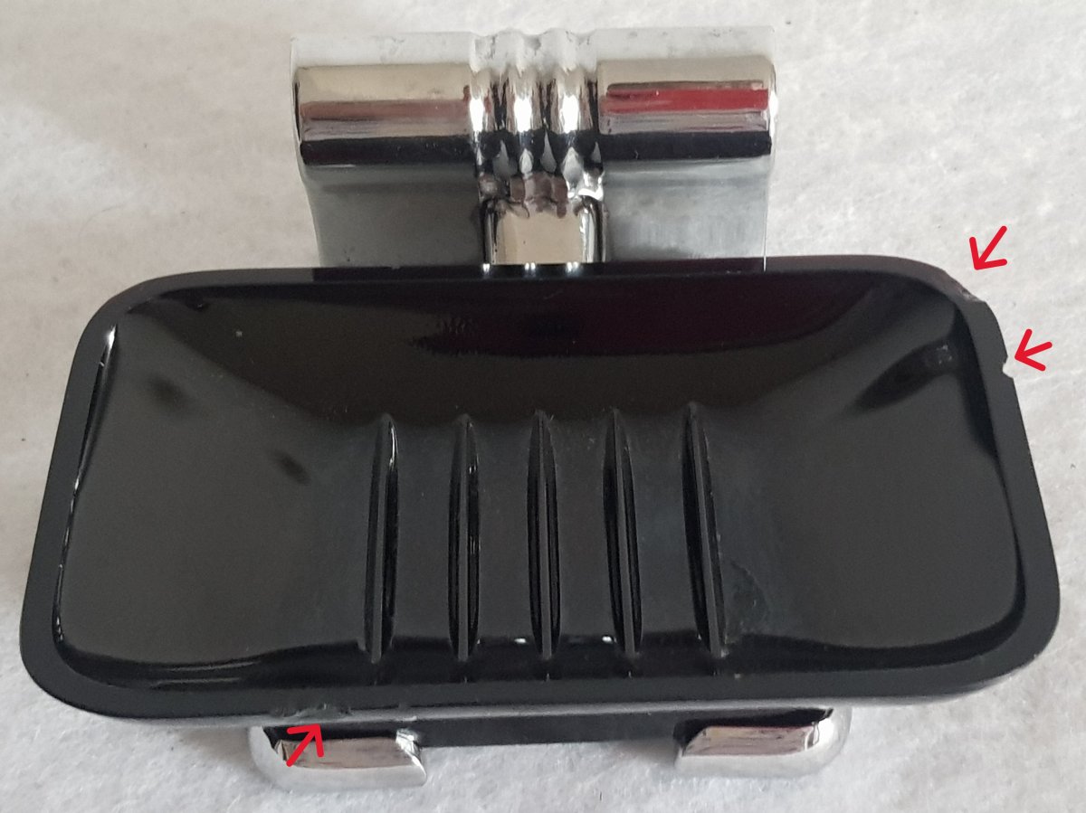 Set di 5 accessori da bagno in metallo cromato e opalina – Italia, circa 1940-photo-8