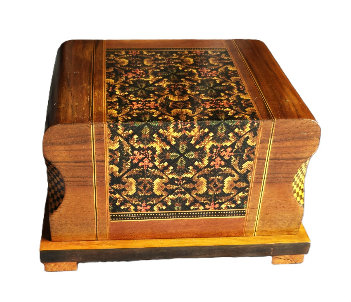 Antica scatola portasigarette in legno intarsiato, Italia, metà del XX secolo