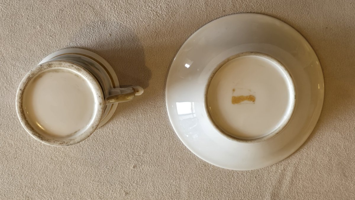 Antica tazza da caffè con il suo piattino in porcellana dipinta, XIX secolo-photo-3