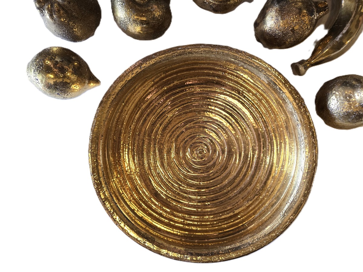 Centro tavola scultoreo con frutti in ceramica dorata, Italia, anni 1980-photo-1