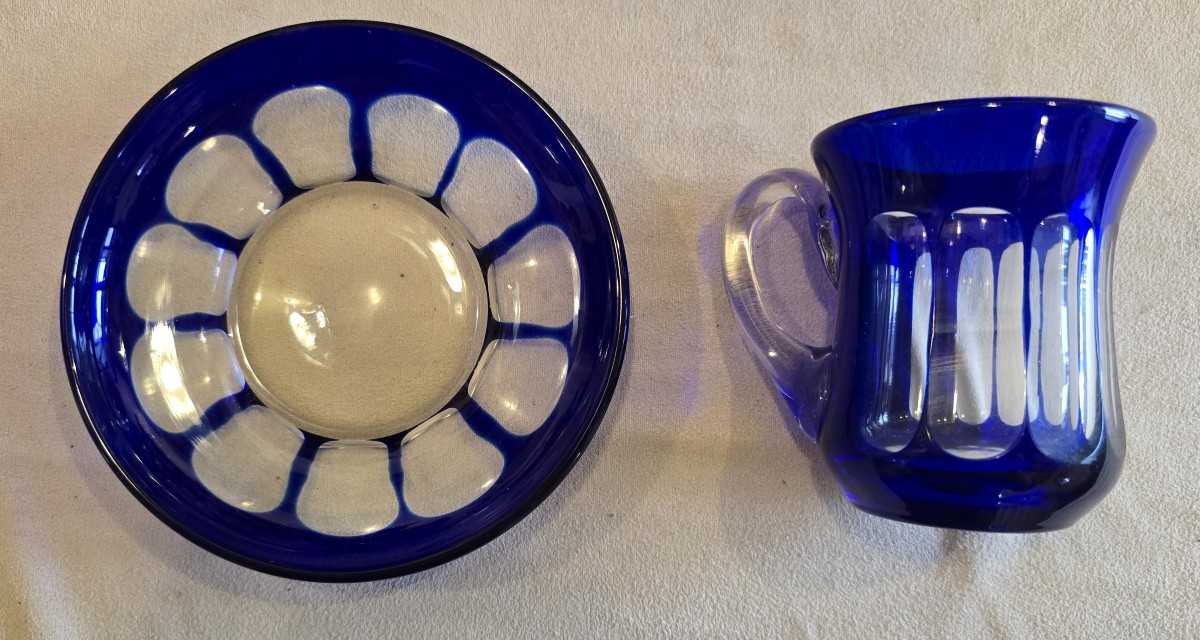 Insieme di 6 tazze con piattini in vetro incamicato, d’epoca.-photo-2