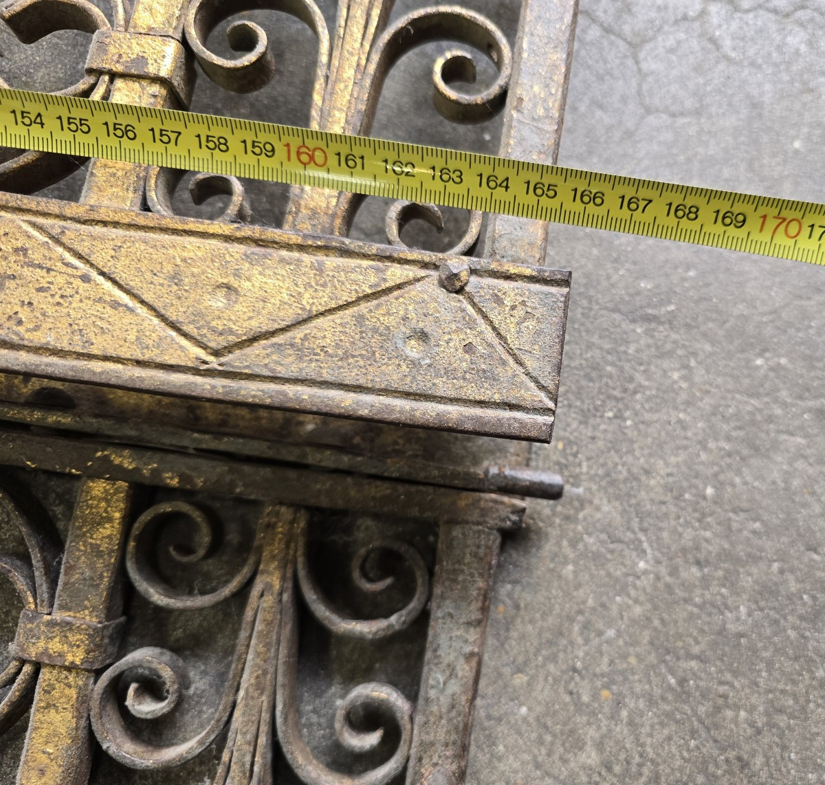 Antica grata d’interno in ferro battuto dorato – Italia, prima metà del XX secolo.-photo-6