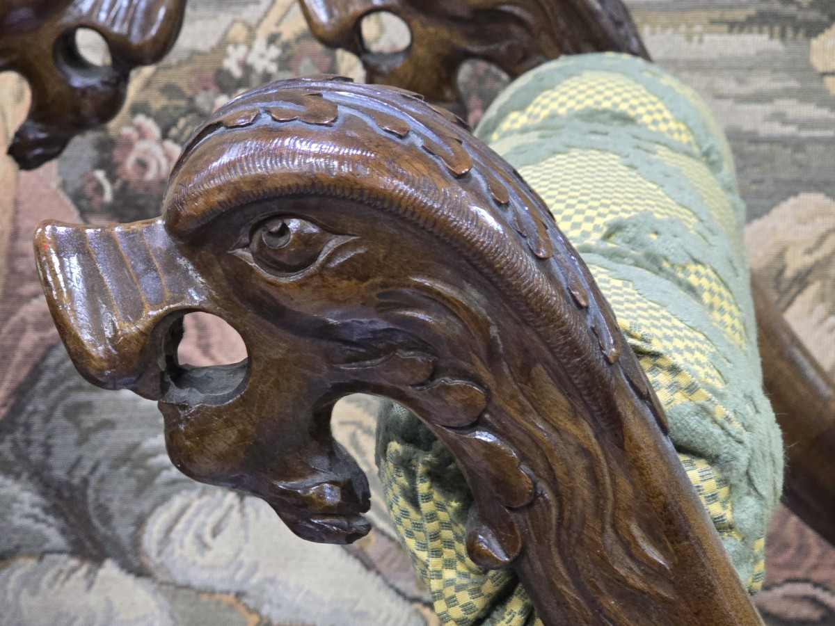 Coppia di antichi sgabelli curuli italiani in noce scolpito, in stile Rinascimento-photo-4