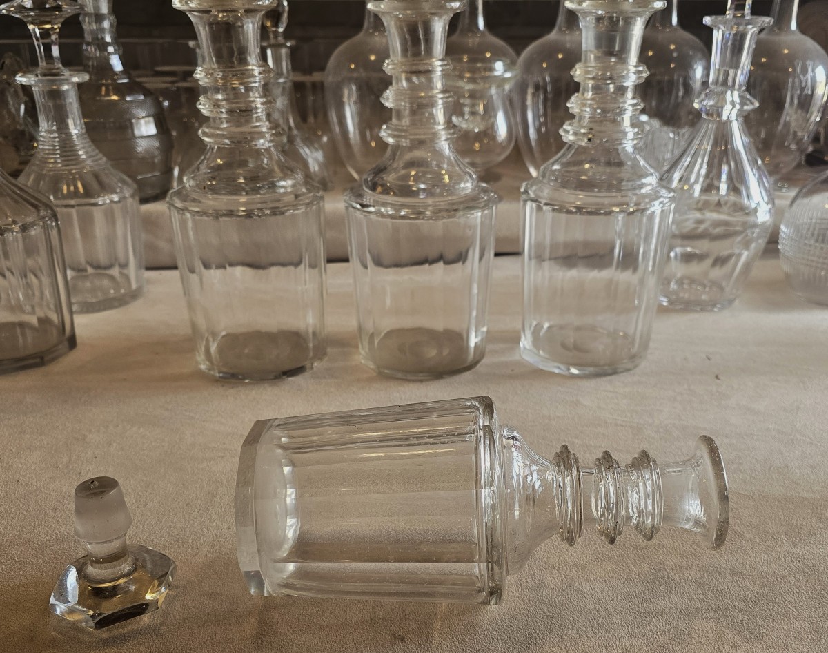 Bottiglia antica n.1 in cristallo sfaccettato - inizio XX secolo.