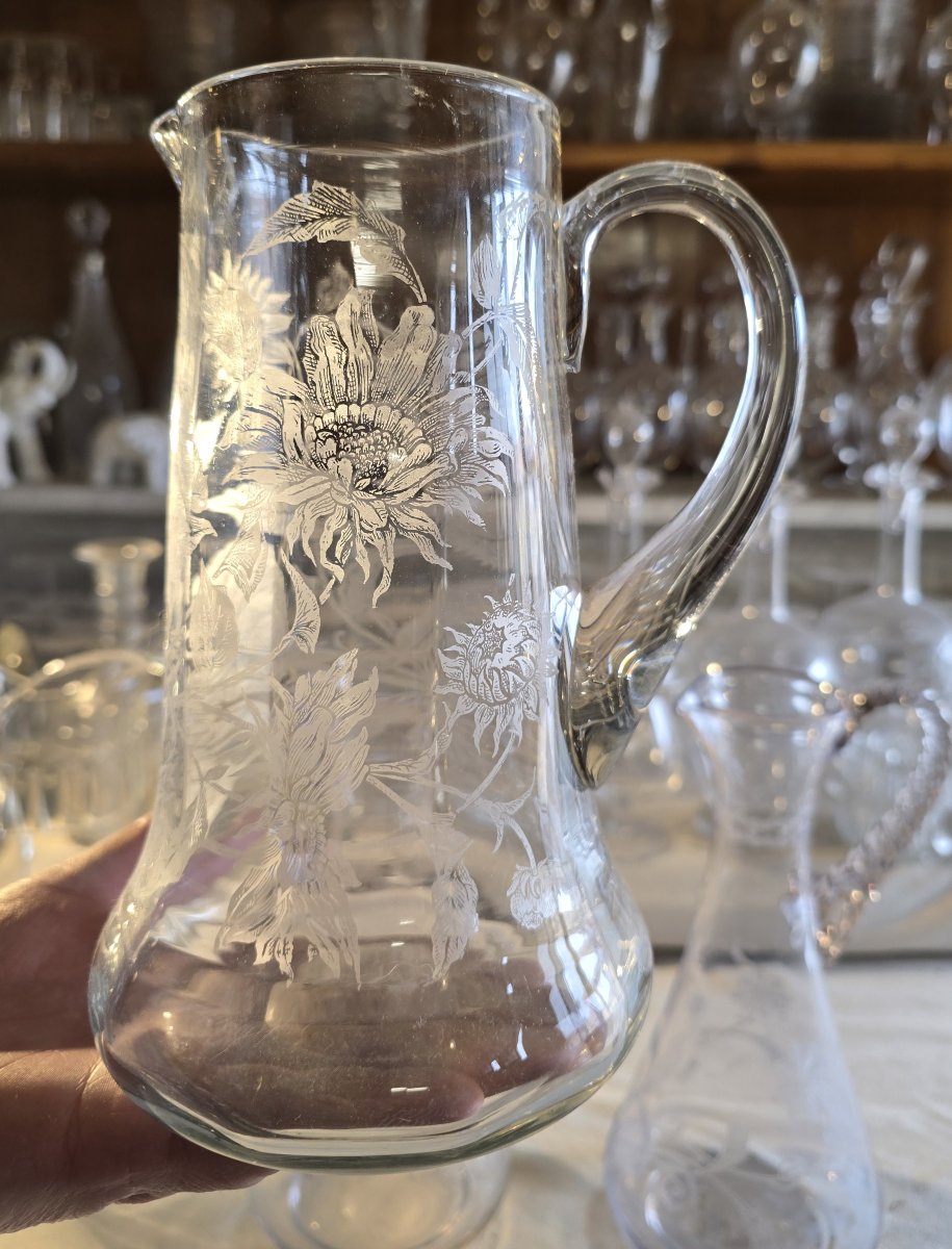 Antica brocca in vetro inciso a motivi di foglie e fiori-photo-4