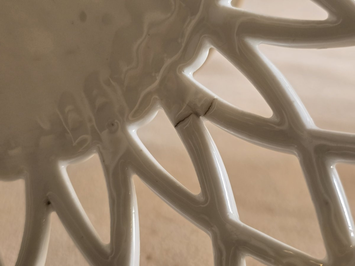 Coppia di alzate '800 in porcellana  di Parigi traforata con stemma di marchese -photo-7