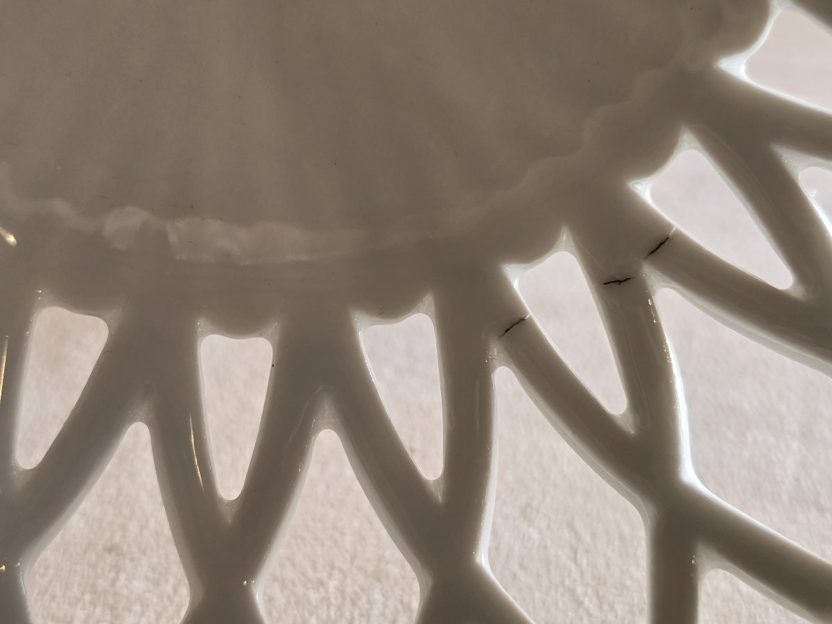 Coppia di alzate '800 in porcellana  di Parigi traforata con stemma di marchese -photo-8