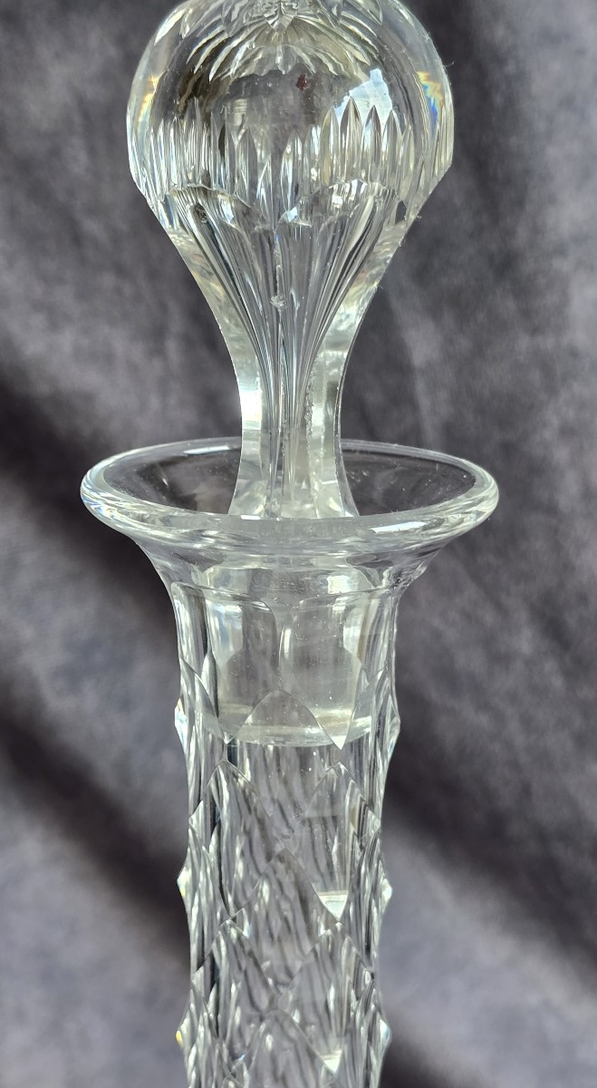 Antica bottiglia in cristallo molato con inciso  monogramma MB, fine XIX secolo-photo-4