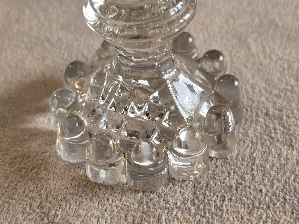 Insieme di 6 antichi bicchierini da liquore del XIX secolo in vetro stampato e inciso-photo-1