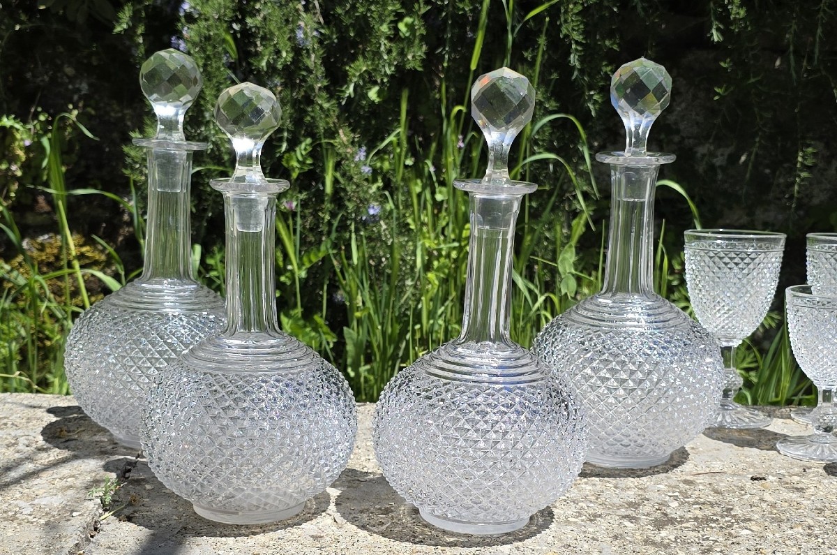 Insieme di quattro bottiglie antiche cristallo Baccarat mod punte di diamante