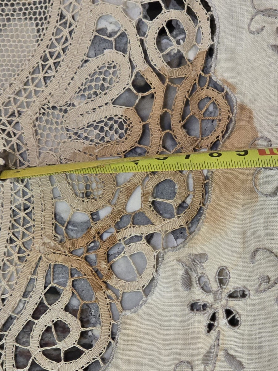 Tovaglia rettangolare e 12 tovaglioli antichi ricamati con inserti di pizzo anni '60-photo-2