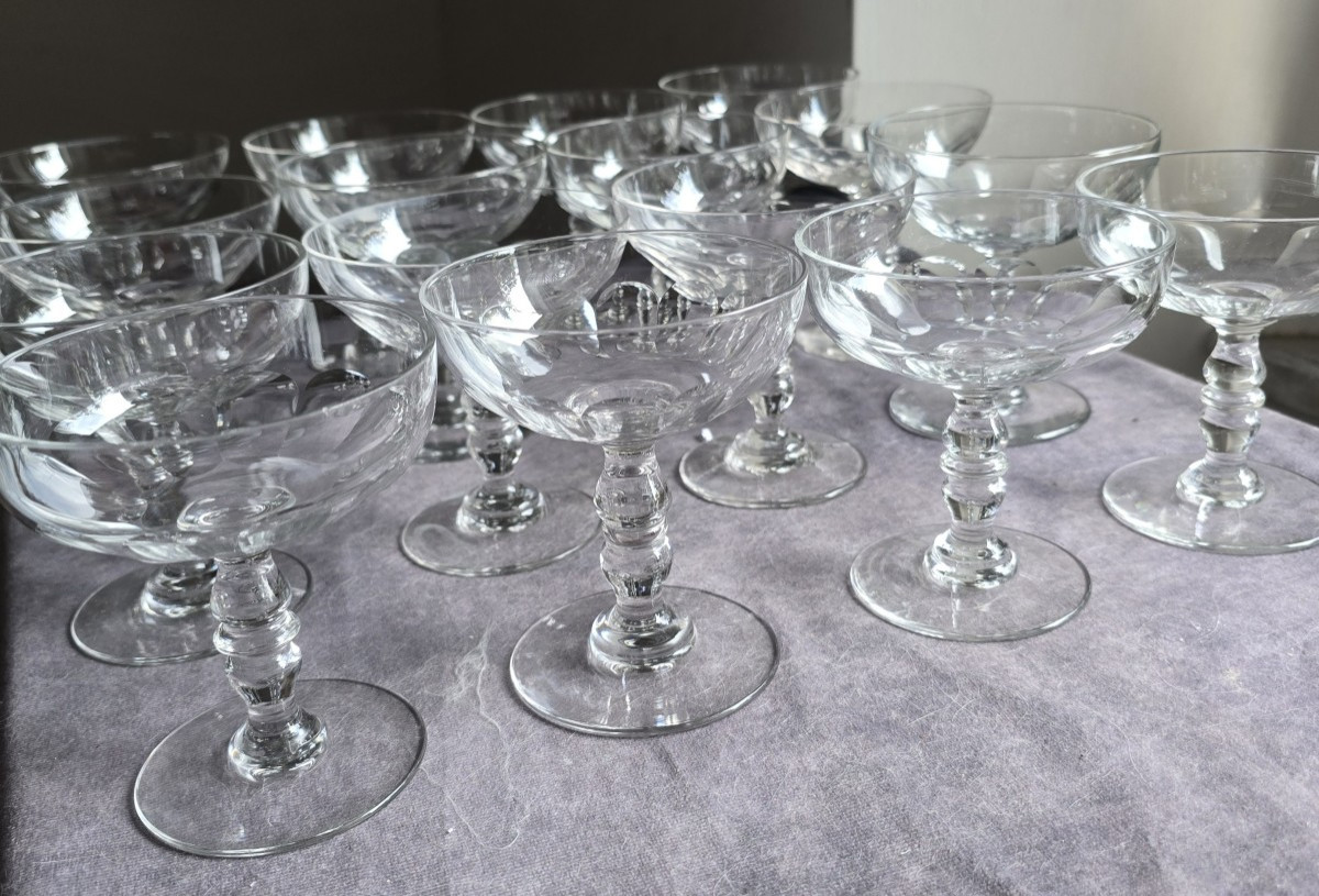Lotto di 16 coppe da champagne antiche in cristallo Baccarat modello Clermont-photo-2