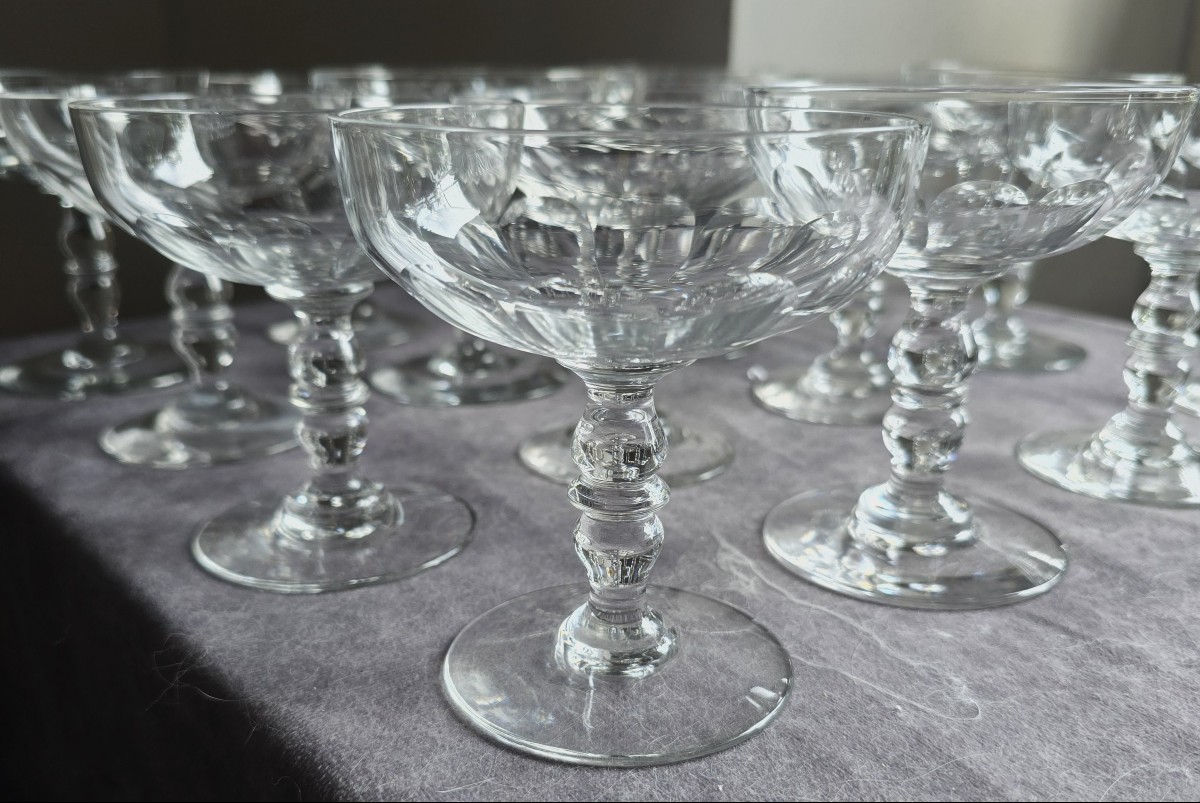Lotto di 16 coppe da champagne antiche in cristallo Baccarat modello Clermont