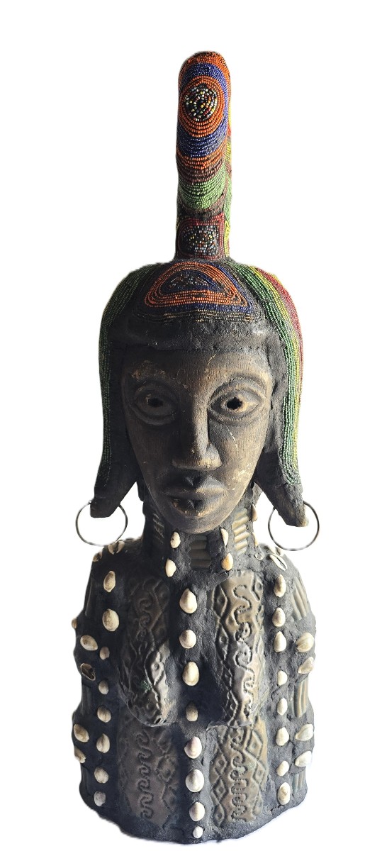 Vecchia scultura femminile di legno africana Camerun Bamileke