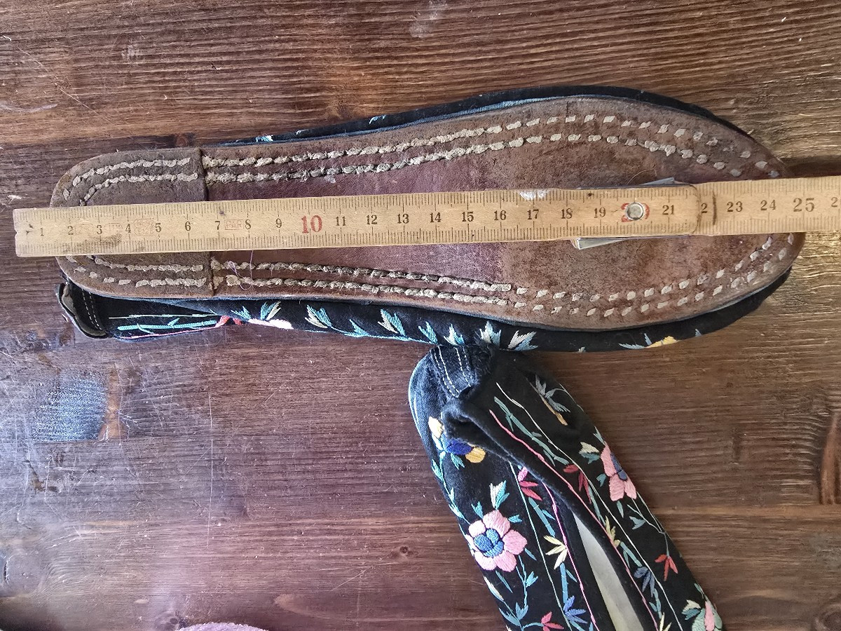 Paio di scarpe cinesi ricamate – Inizio XX secolo-photo-3