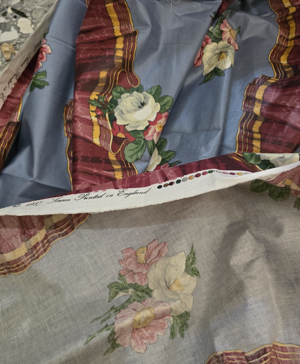 Metri di tessuto d'arredo in cinz di cotone "Victoria Ribbons" 1987-photo-4