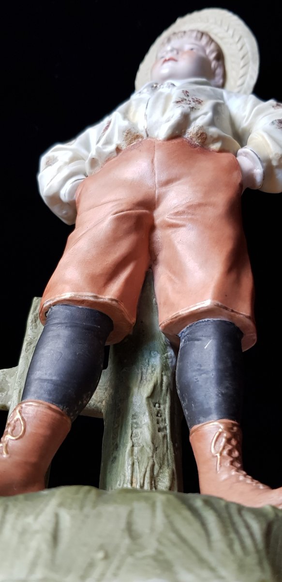 Coppia di antiche statuine in biscuit, bambini vestiti da contadinelli-photo-3