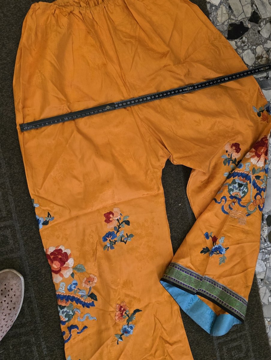 Completi di abbigliamento cinese tradizionale in seta ricamata, inizio '900-photo-3