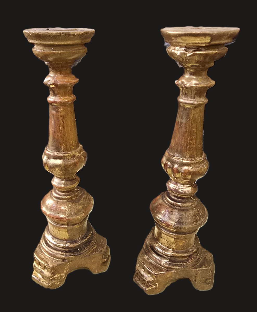 Coppia di candelieri antichi in legno scolpito e dorato, Italia XIX esimo secolo-photo-2