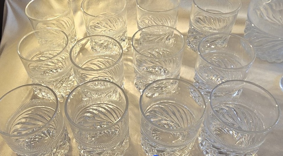 Lotto 12 bicchieri antichi in cristallo, mod.  “SS” Baccarat o Saint‑Louis, epoca Restaurazione-photo-2