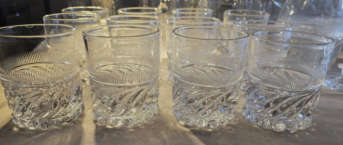 Lotto 12 bicchieri antichi in cristallo, mod.  “SS” Baccarat o Saint‑Louis, epoca Restaurazione