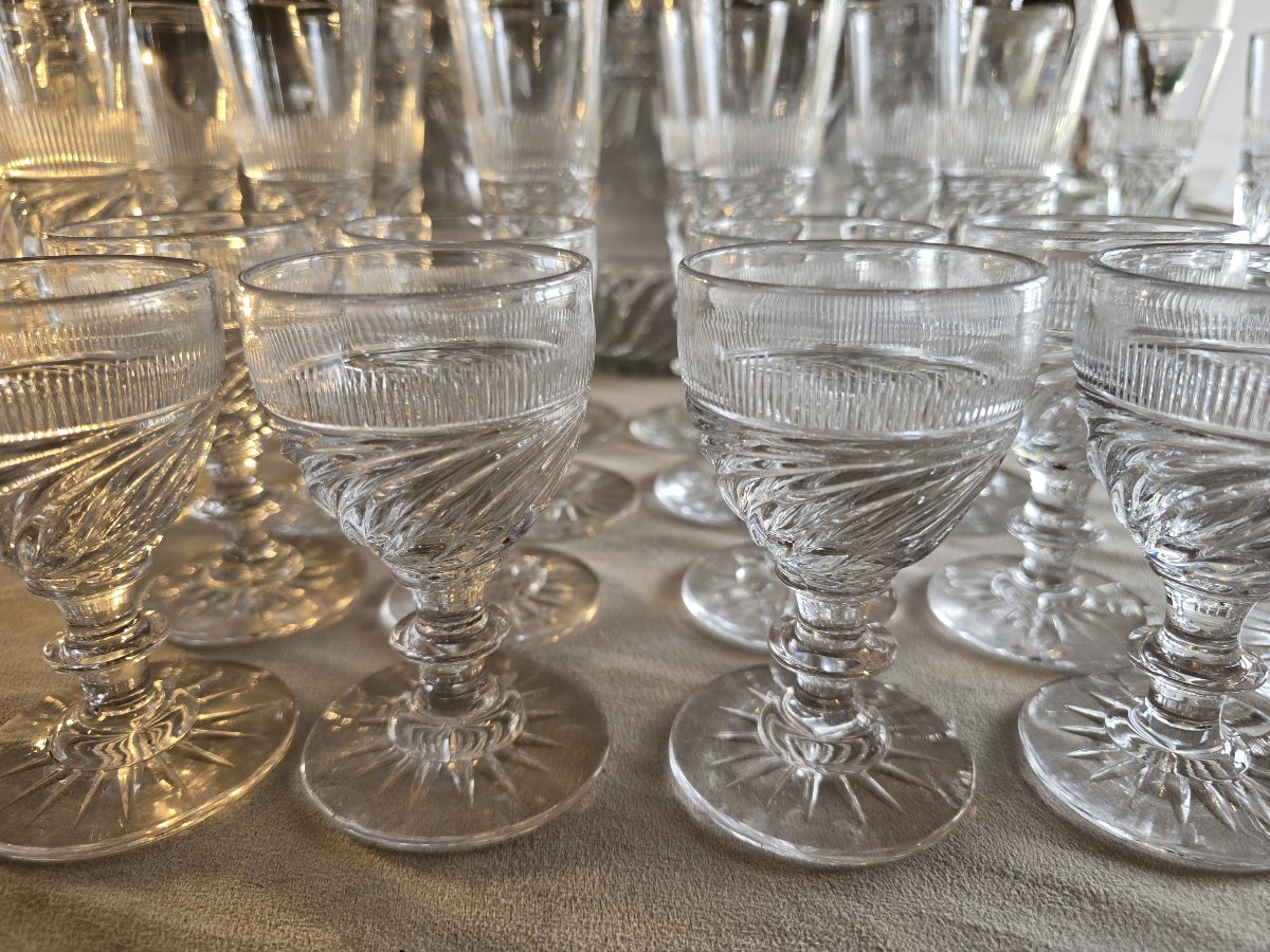 Lotto  8 bicchieri in cristallo, modello detto “SS” Baccarat o Saint‑Louis, epoca Restaurazione-photo-2
