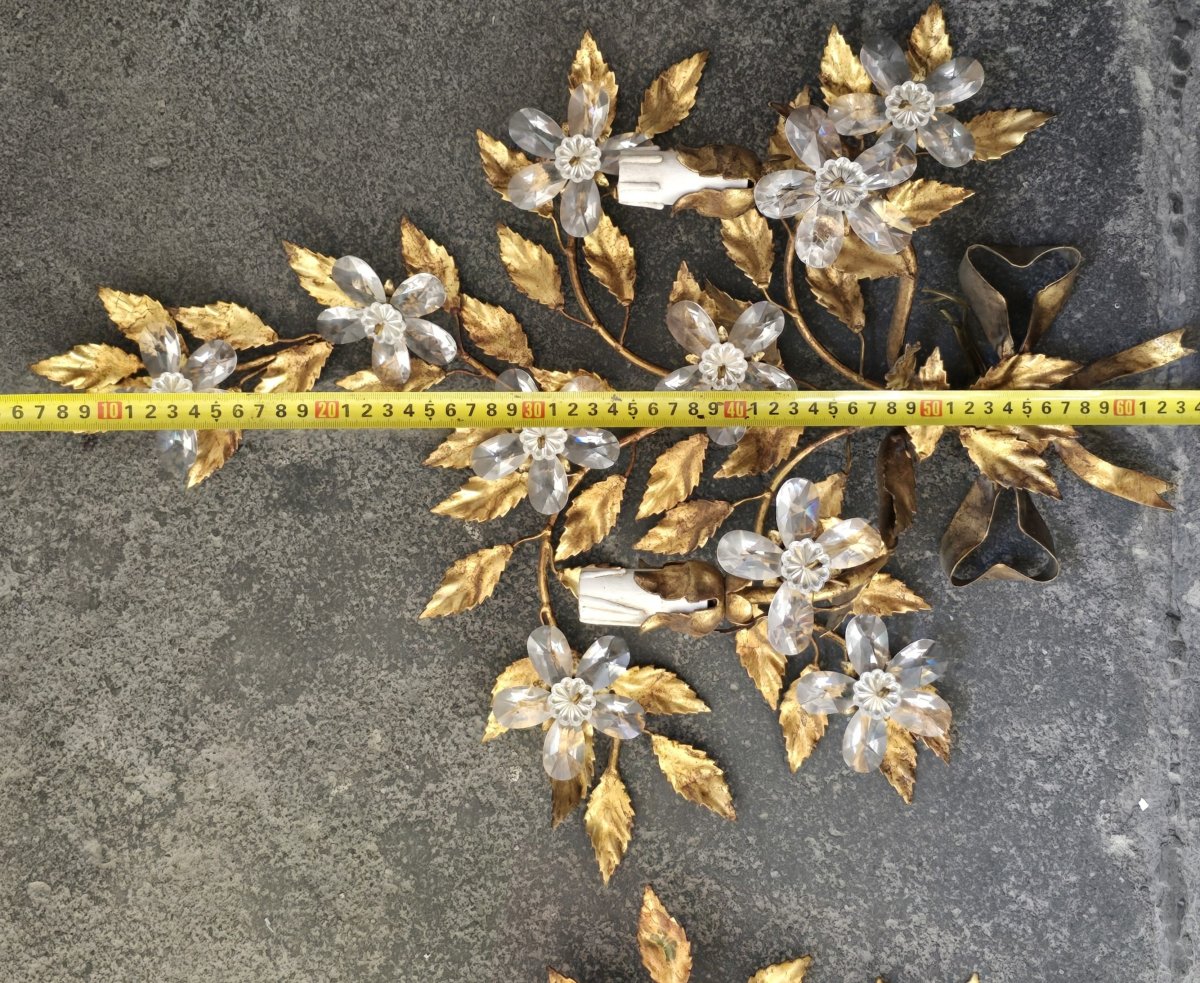 Coppia di appliques in ferro dorato con fiori di cristallo, Banci seconda metà del XX secolo-photo-1