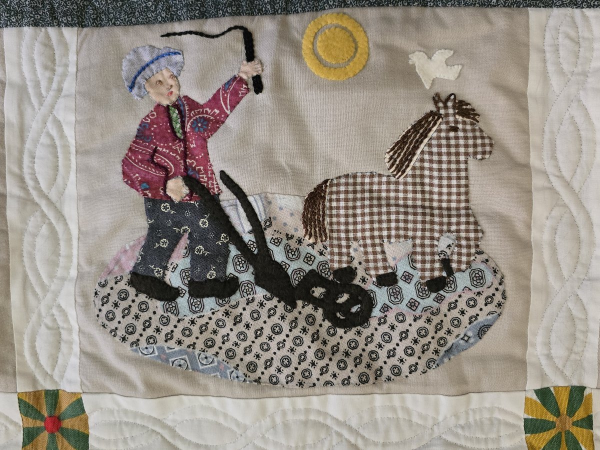 Antico  patchwork narrativo “Le Pain Quotidien” – ricami, appliqué e quilt realizzati a mano-photo-1