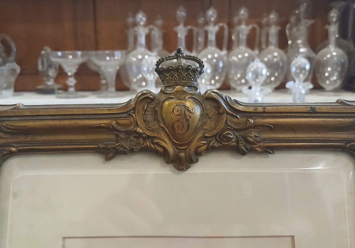 Antica cornice in metallo con corona ducale – ritratto della duchessa d’Aosta Irene di Grecia-photo-3