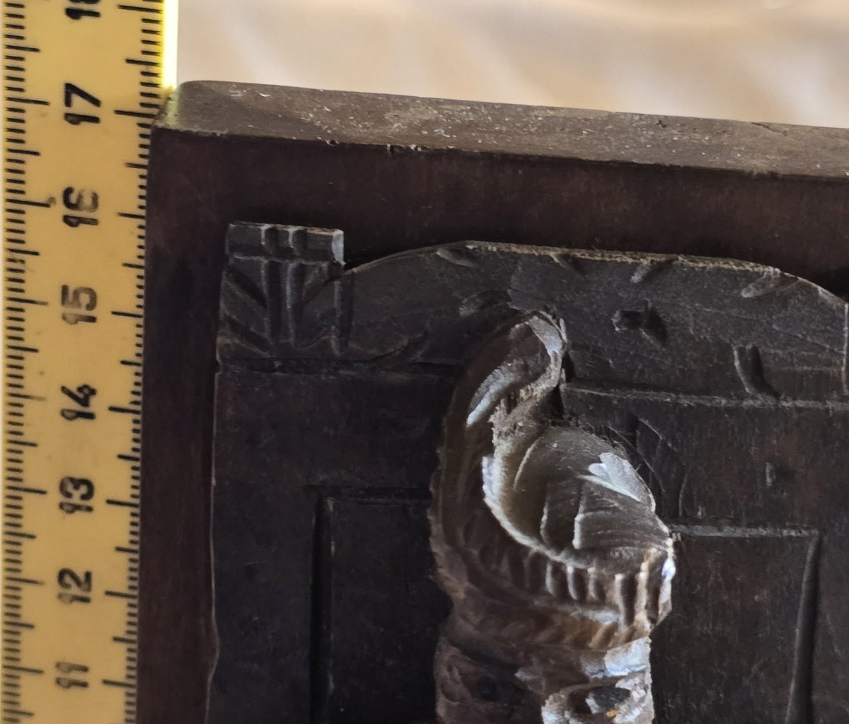 Antica coppia di fermalibri in legno scolpito, raffiguranti Don Chisciotte e Sancho Panza-photo-8