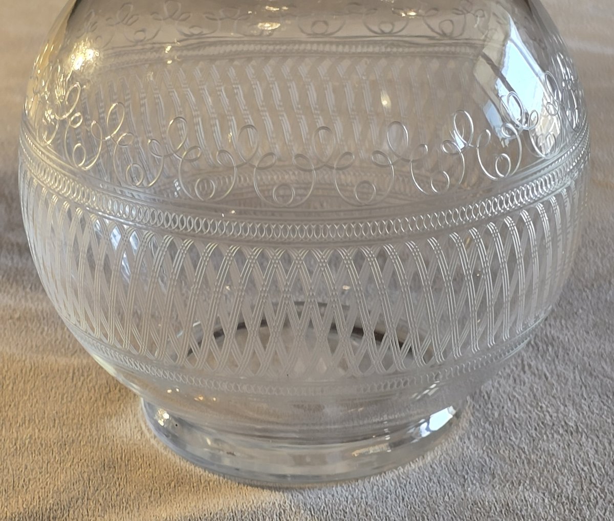 Antica bottiglietta da liquore in cristallo inciso, 1920-1940 circa-photo-1