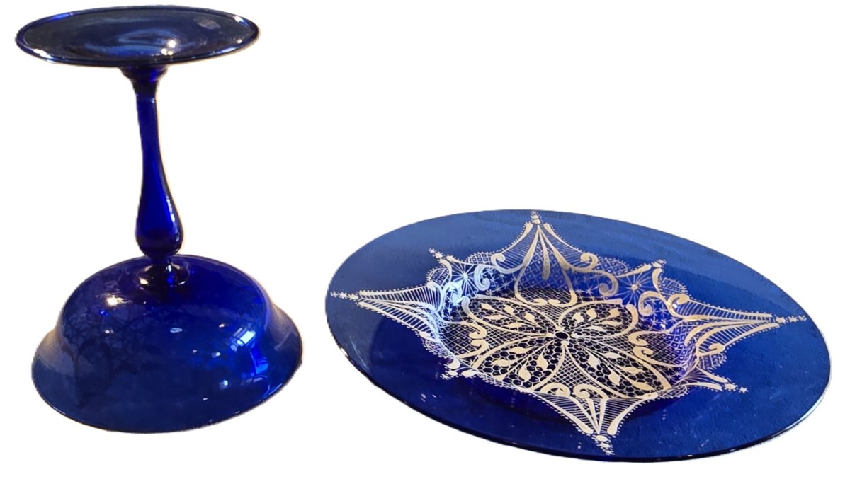 Insieme  calice e piattino antichi  in vetro blu cobalto soffiato e decorato a smalto-photo-3