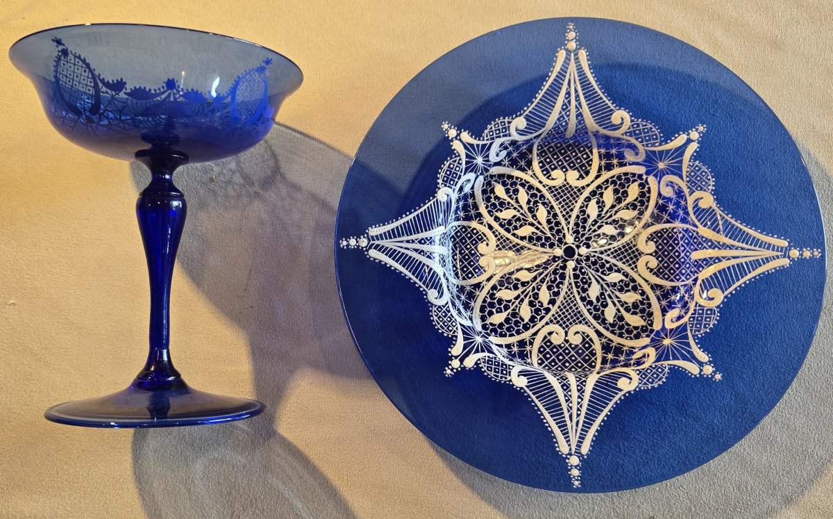 Insieme  calice e piattino antichi  in vetro blu cobalto soffiato e decorato a smalto-photo-4