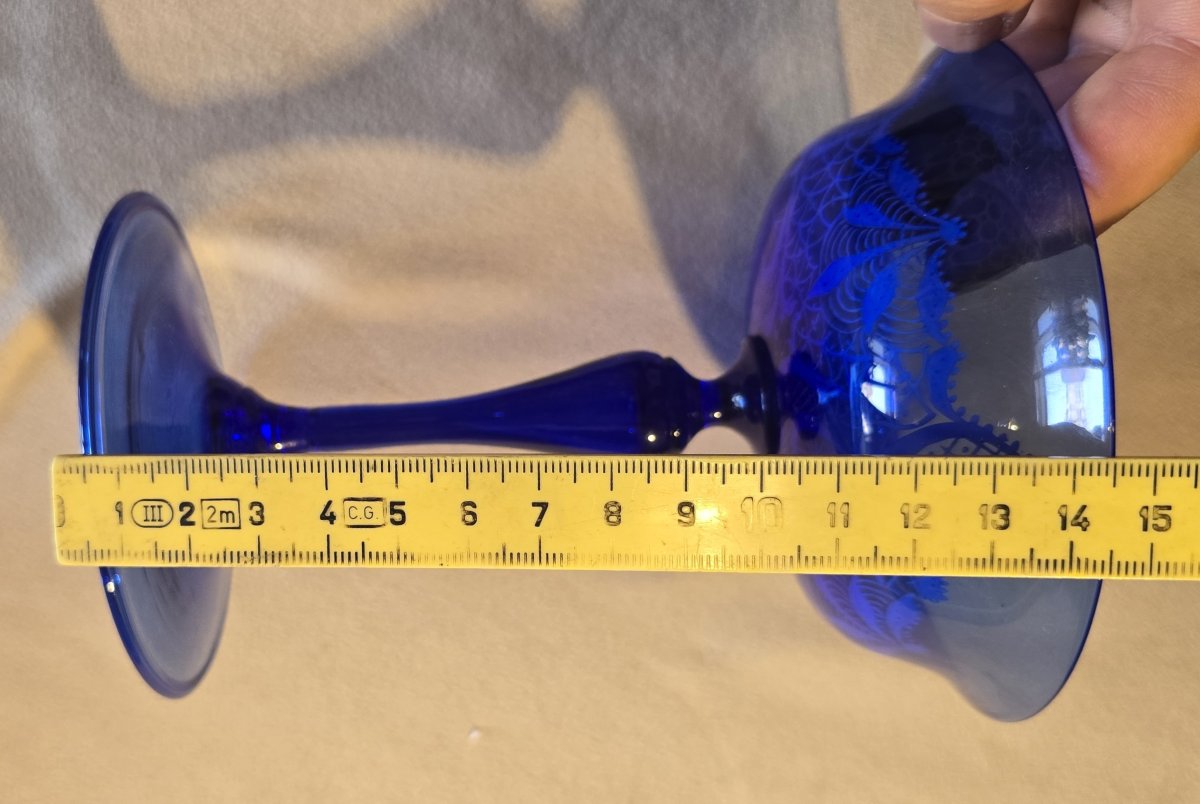 Insieme  calice e piattino antichi  in vetro blu cobalto soffiato e decorato a smalto-photo-7