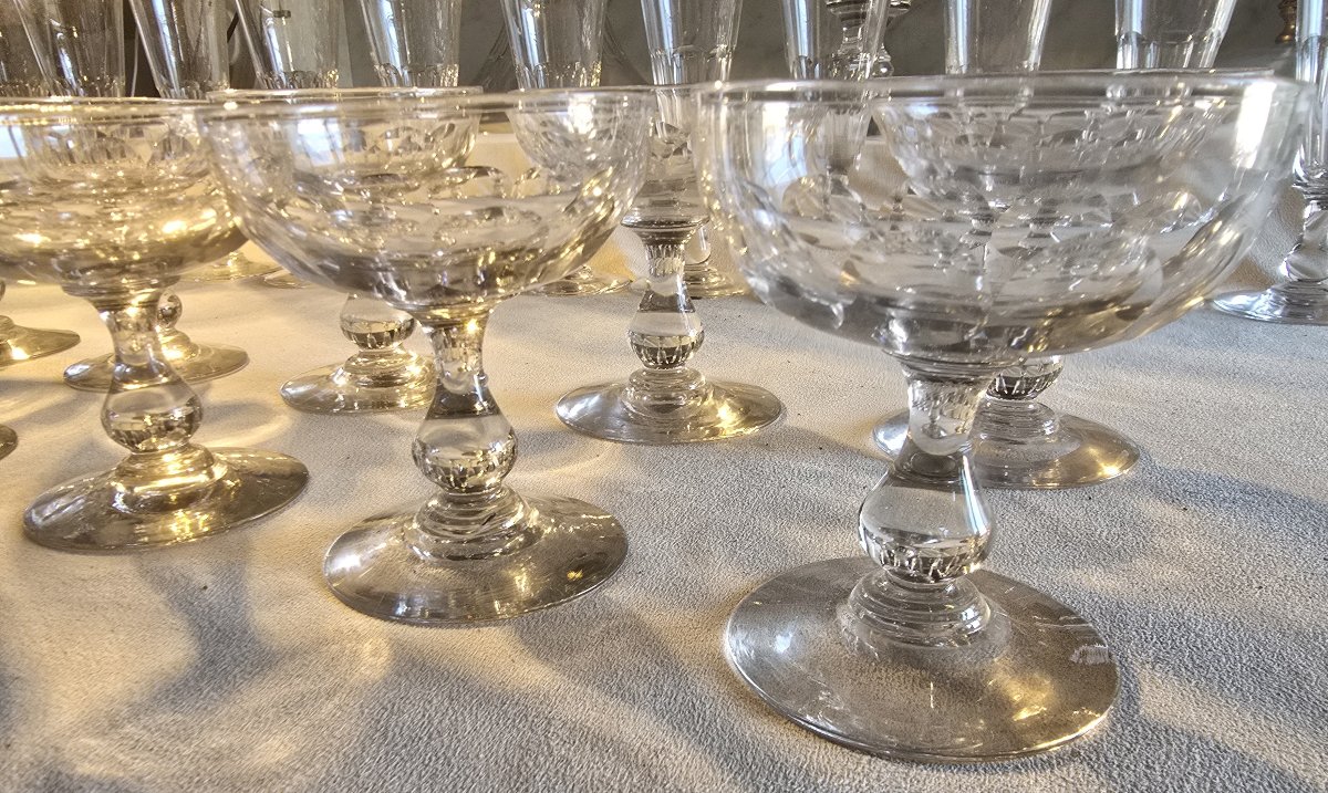 Lotto di 12 coppe da champagne in cristallo molato, inizio XX secolo