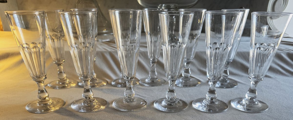 Lotto di 12 antiche flutes da champagne in cristallo molato, inizio '900