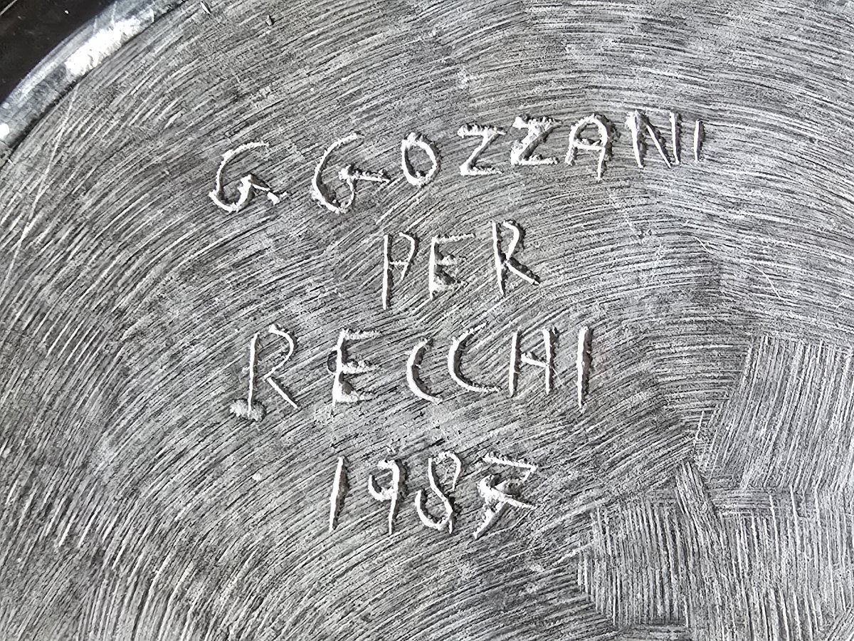 scultura piatto decorativo in basalto nero firmato G. Gozzani 1987-photo-2