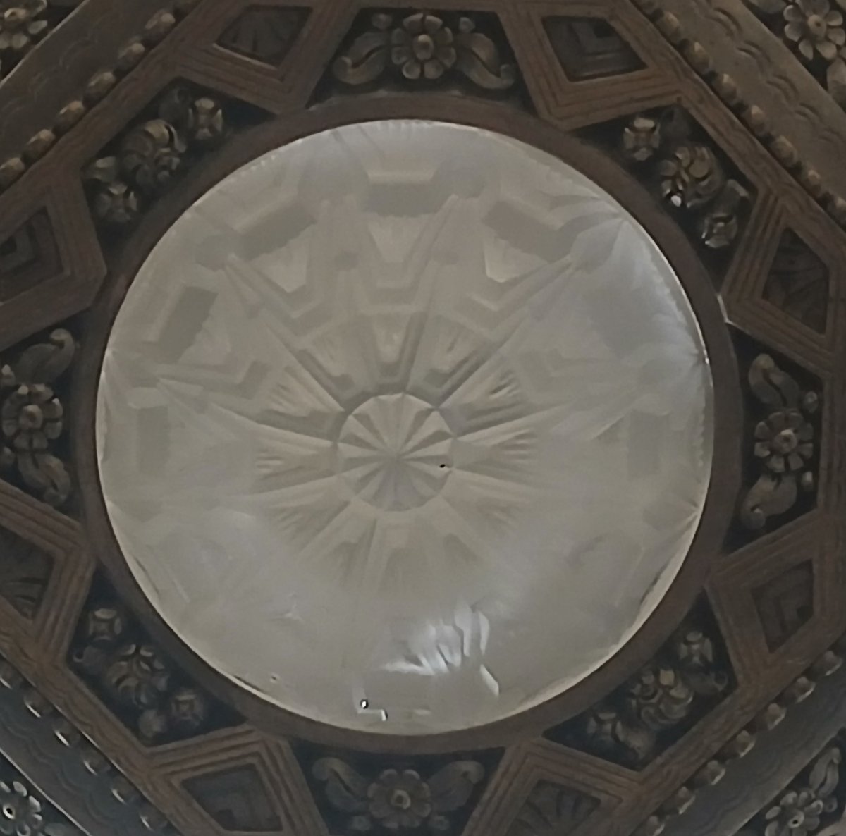 Lampadario Art Decò a 9 luci in bronzo e vetro, Francia 1925-1930, restaurato-photo-1
