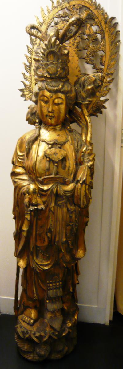 Grande statua antica di Guanin in legno dorato alta 140 cm