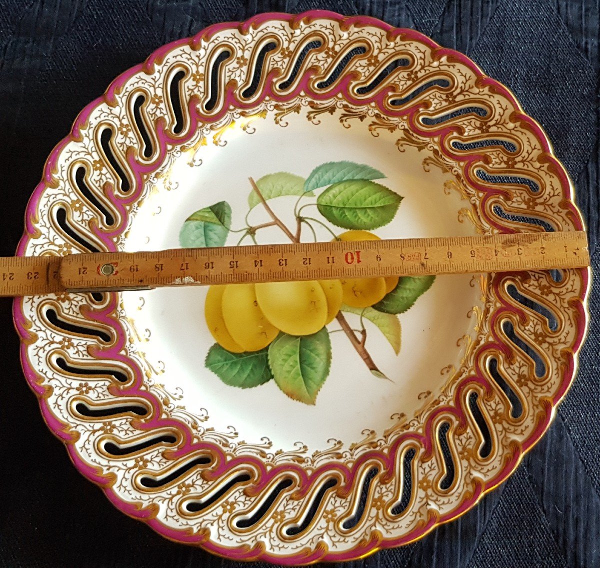 Assiette Anglaise XIX S Porcelaine Ajourée Et Peinte à La Main Décor De Fruits-photo-7