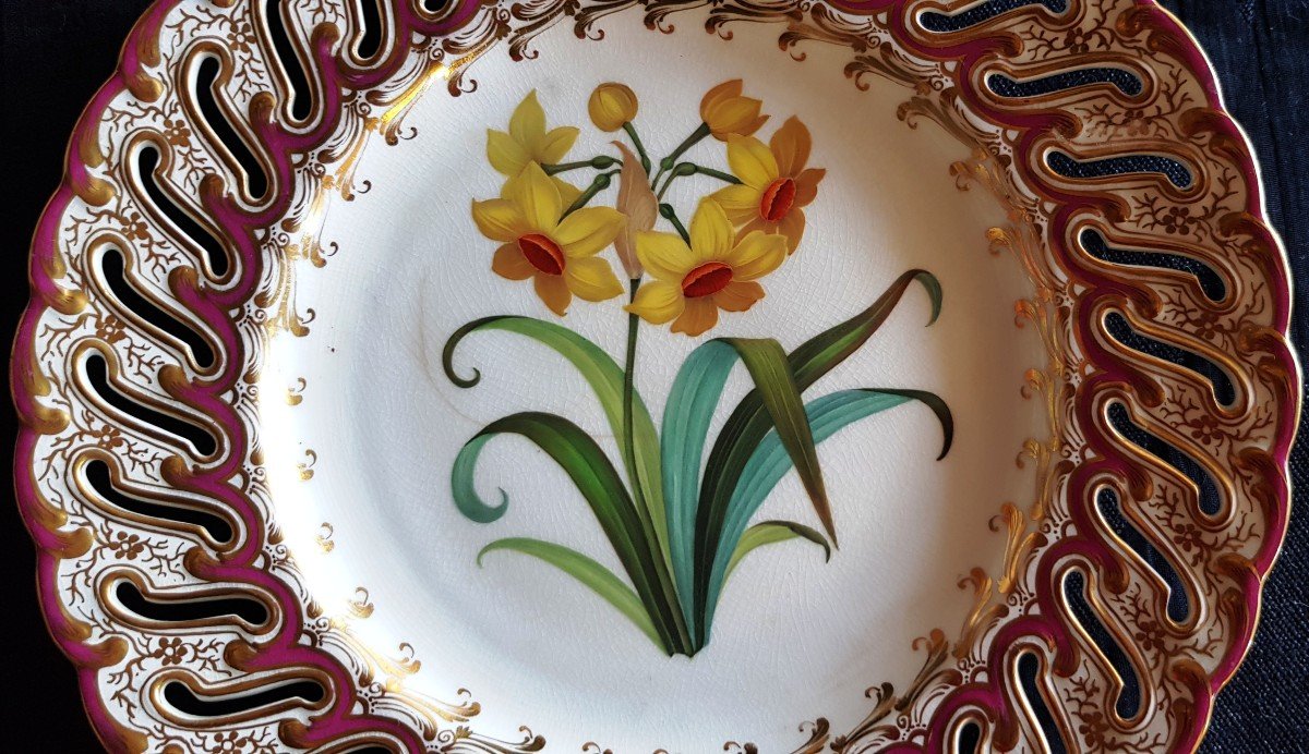 Assiette Anglaise XIX S Faience Ajourée Et Peinte à La Main Fleur De Narcisse-photo-2