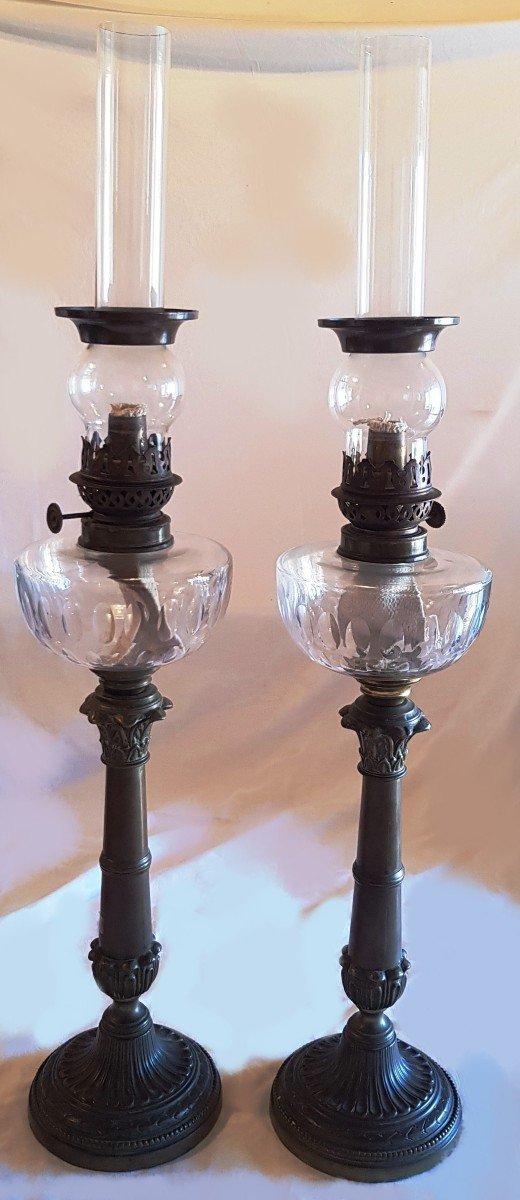 Paire De Lampes à Petrole  XIXs  Bronze Et Cristal