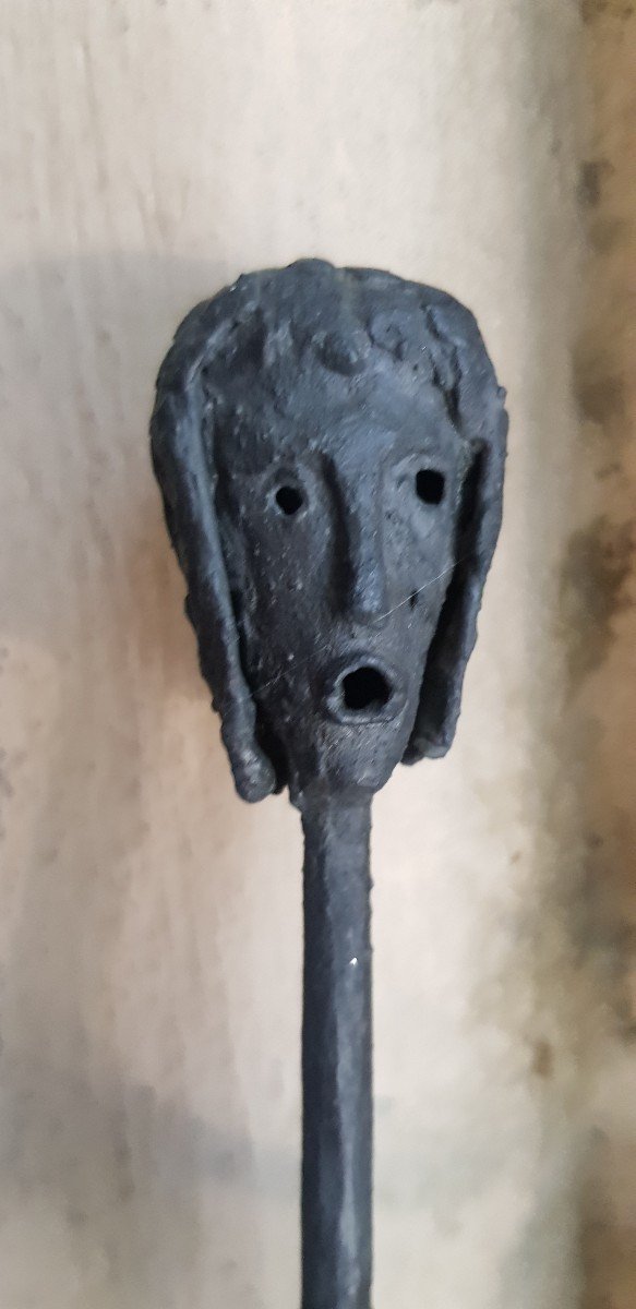 Opera scultorea brutalista in ferro, firmata L M-photo-2